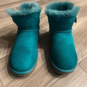 UGG fur trimmed, mini ankle boots, teal, size 7